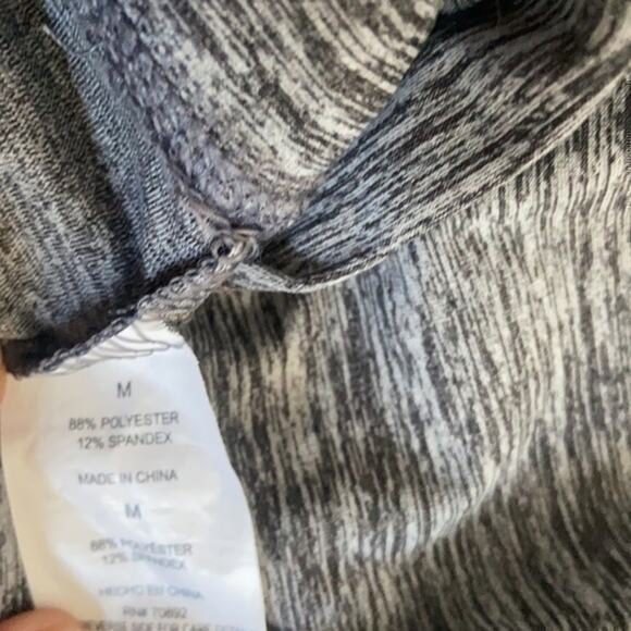 Layer 8 Heathered Grey Qwick Dry Long Sleeve Active Top - M - Picture 4 of 4